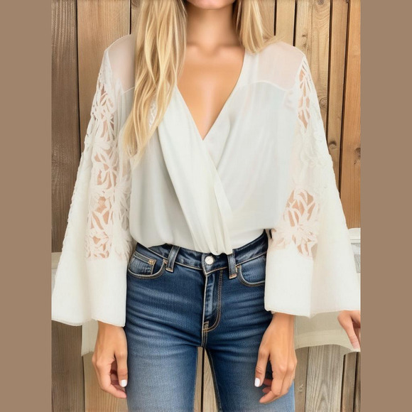 Honey Punch Vintage Lace Bell-Sleeve Top in white. Size Medium. - Picture 3 of 8